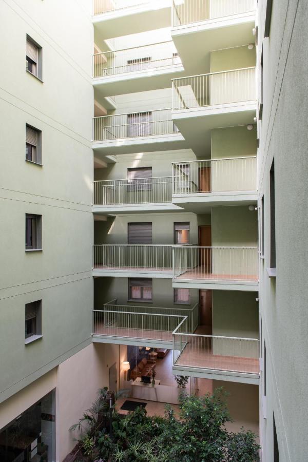 Apartamentos Aura Park Fira Bcn L'Hospitalet de Llobregat Dış mekan fotoğraf